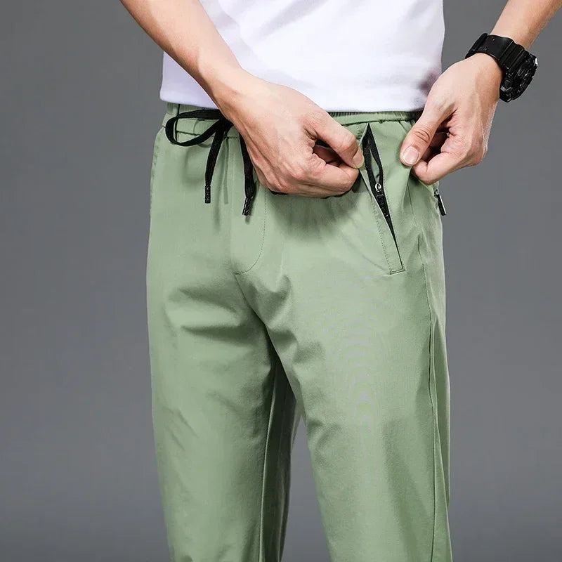 [COMPRÁ 1 Y LLEVATE 3] Pantalón Zenith™ de Seda Fría con Efecto Refrescante — Tecnología, Estilo y Confort Máximo en una sola prenda